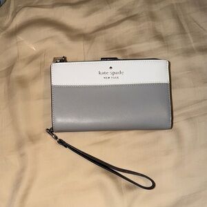 Kate Spade Two-Tone Wristlet in Gray and White